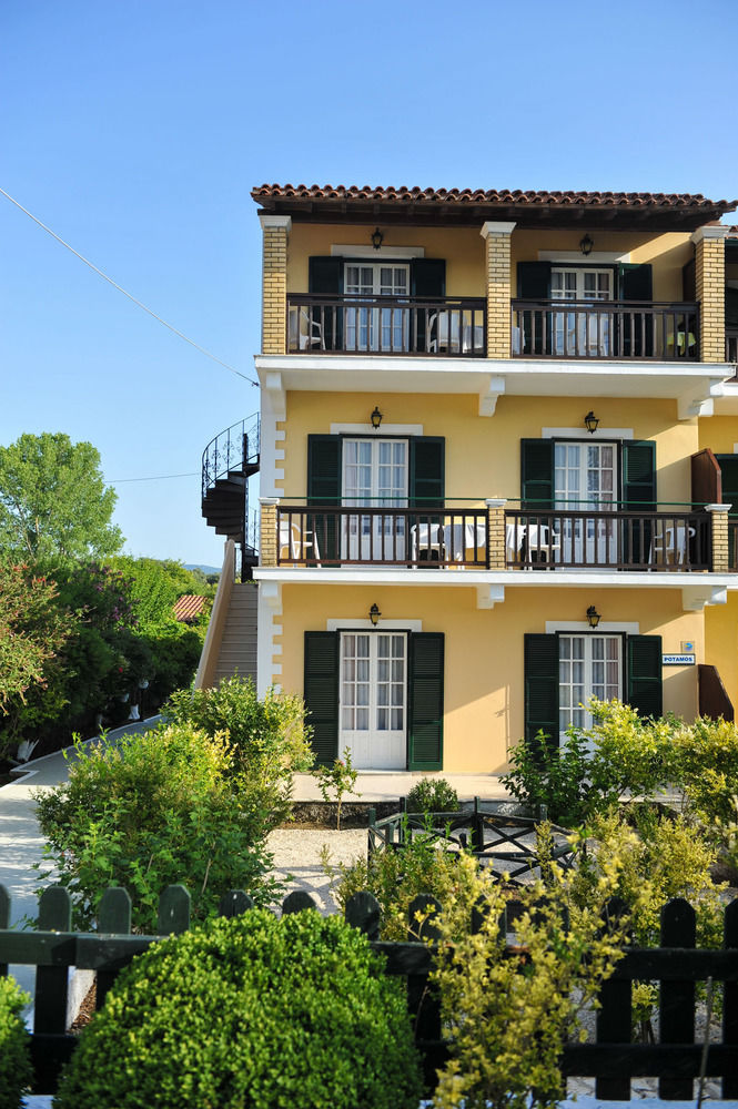 Potamos Apartments Sidari  Luaran gambar